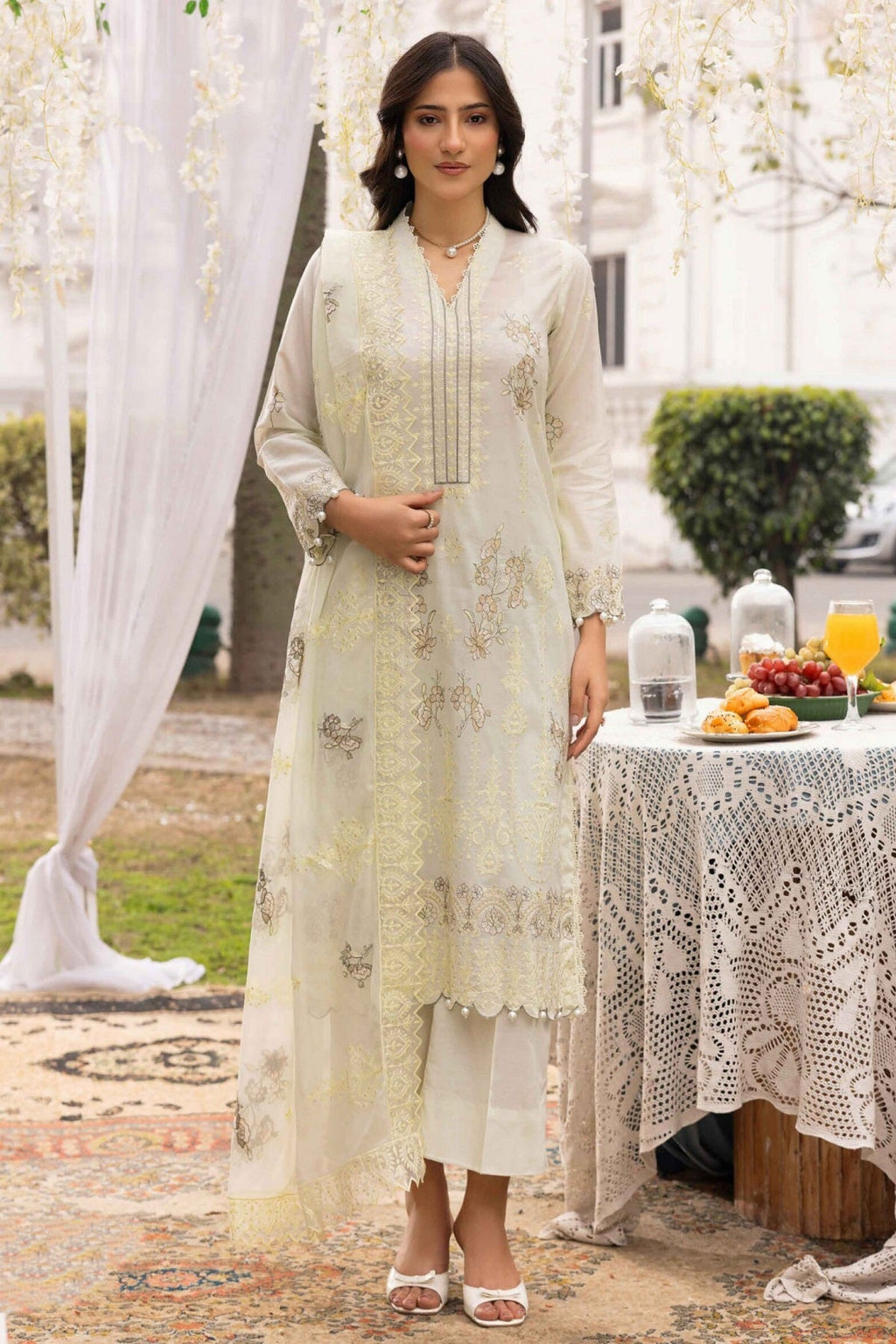 Shaista Festive Lawn D-194 – Shaista 3-piece unstitched suit