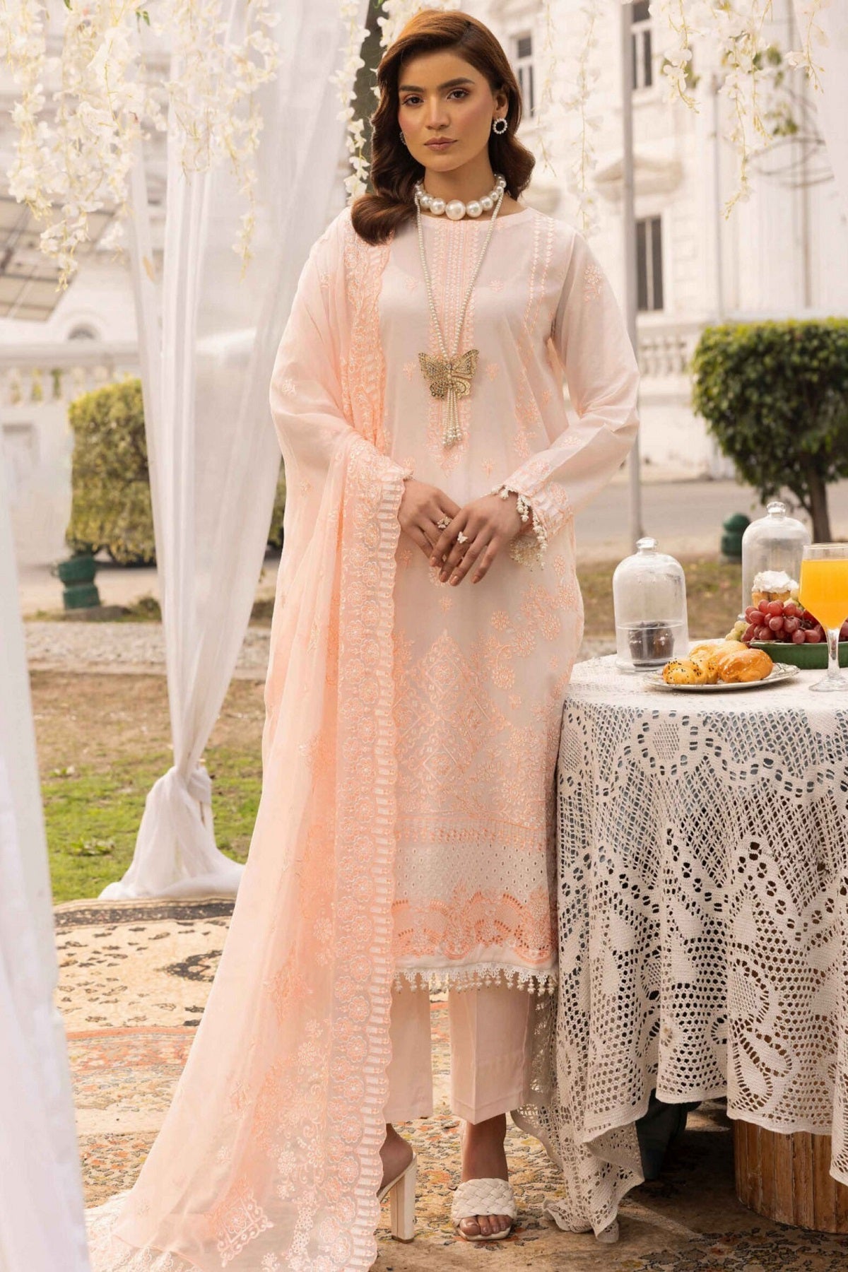 Shaista Festive Lawn D-195 – Shaista 3-piece unstitched suit