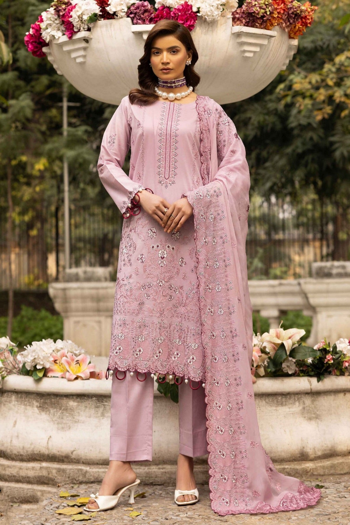 Shaista Festive Lawn D-197 – Shaista 3-piece unstitched suit