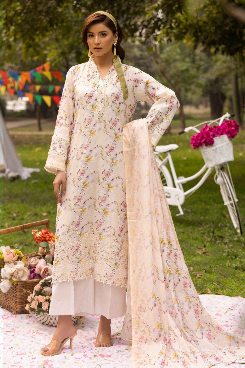 Shaista Printkari Lawn D-204 – Shaista 3-piece unstitched suit