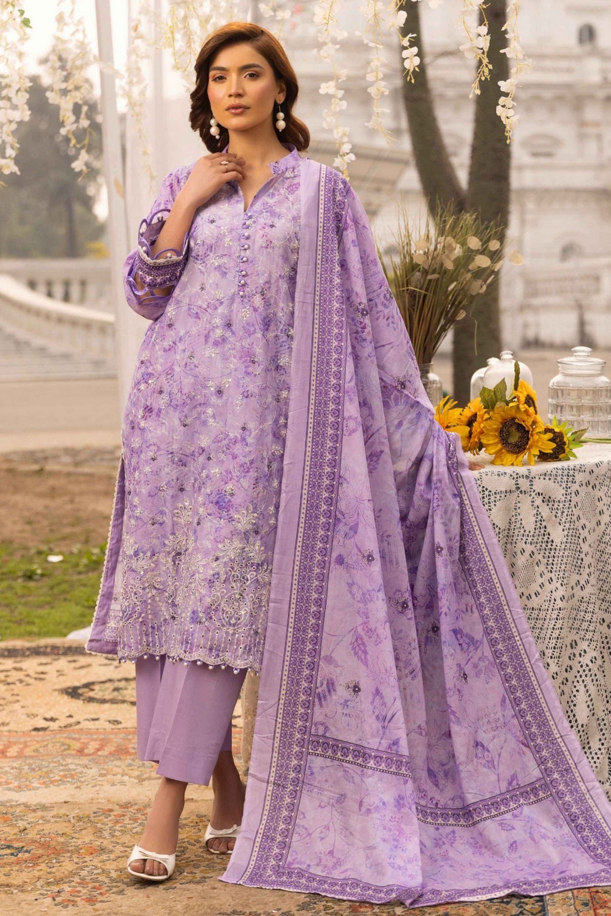 Shaista Printkari Lawn D-205 – Shaista 3-piece unstitched suit