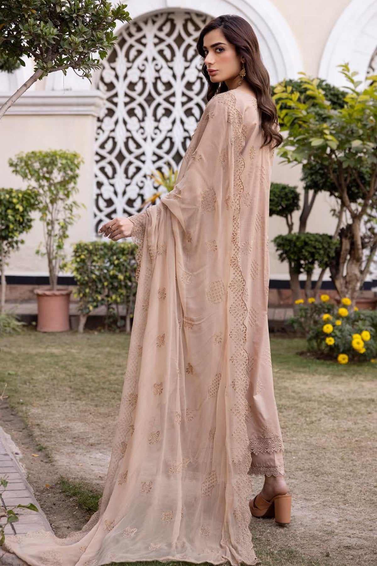 Khoobsurat Chikankari Lawn C-208, photo 2