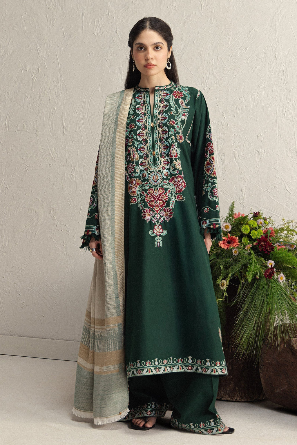 Coco Winter By Zara Shahjahan D-02B – Zara Shahjahan 3-piece unstitched suit