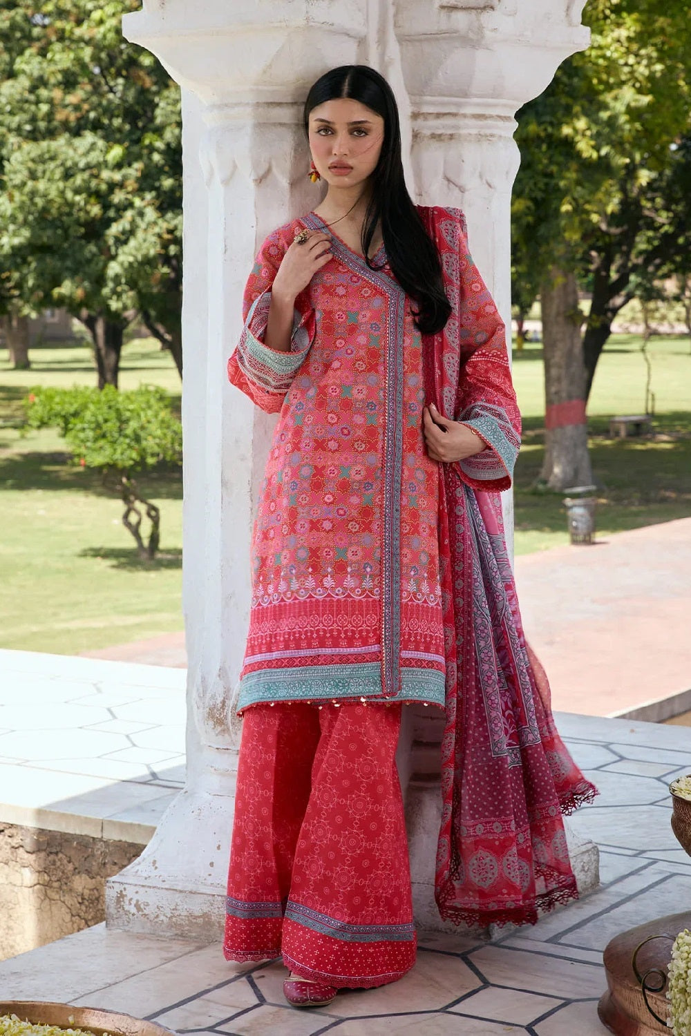 Kahf Aangan Print Lawn KPS-3A – Kahf 3-piece unstitched suit