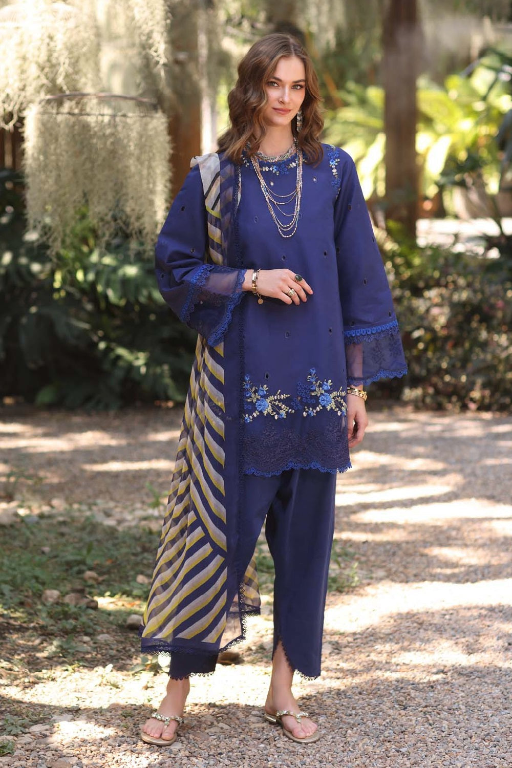 Noor Luxe Printkari Lawn D-03A by Saadia Asad – Saadia Asad 3-piece unstitched suit