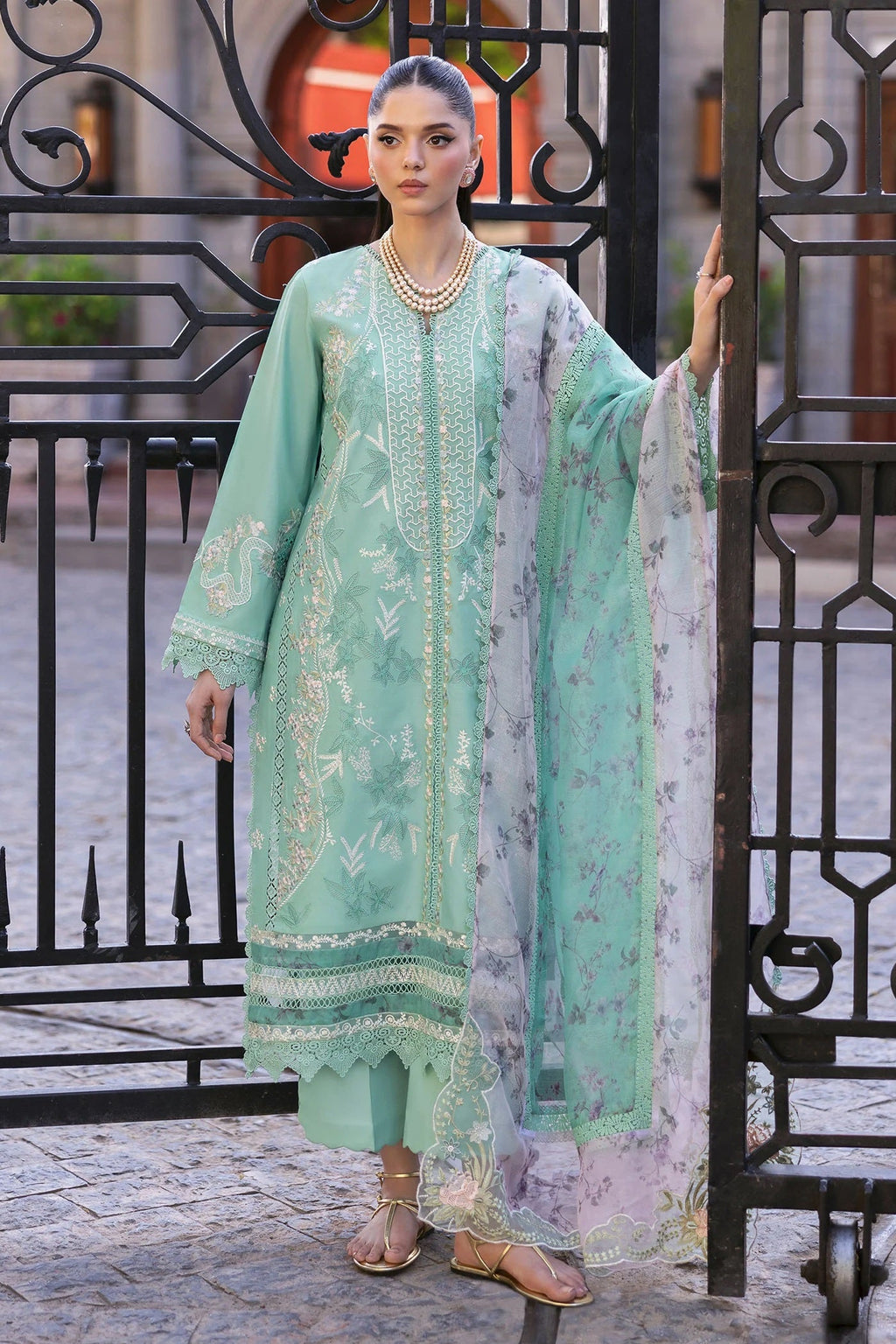 Saira Shakira Bloom Lawn D-03B (Chloe) – Saira Shakira 3-piece unstitched suit