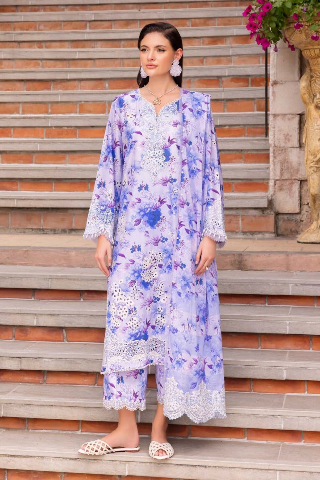 Muscari Chikankari Lawn MCV-44 – Muscari 3-piece unstitched suit