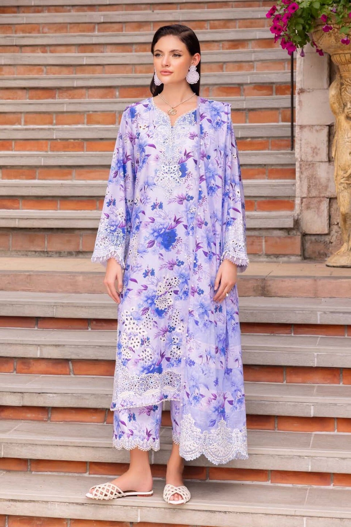 Muscari Chikankari Lawn MCV-44 – Muscari 3-piece unstitched suit
