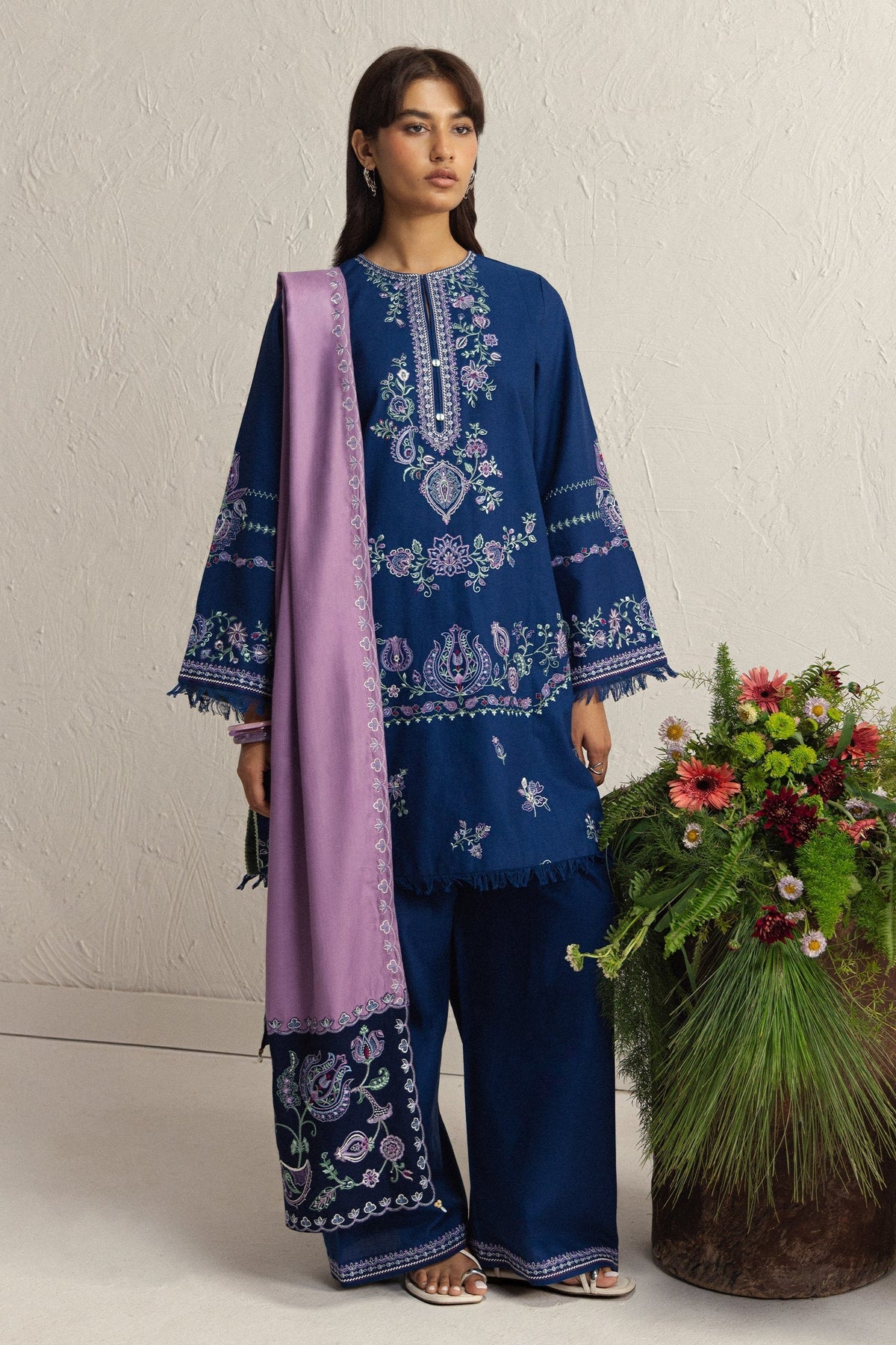 Coco Winter By Zara Shahjahan D-04A – Zara Shahjahan 3-piece unstitched suit