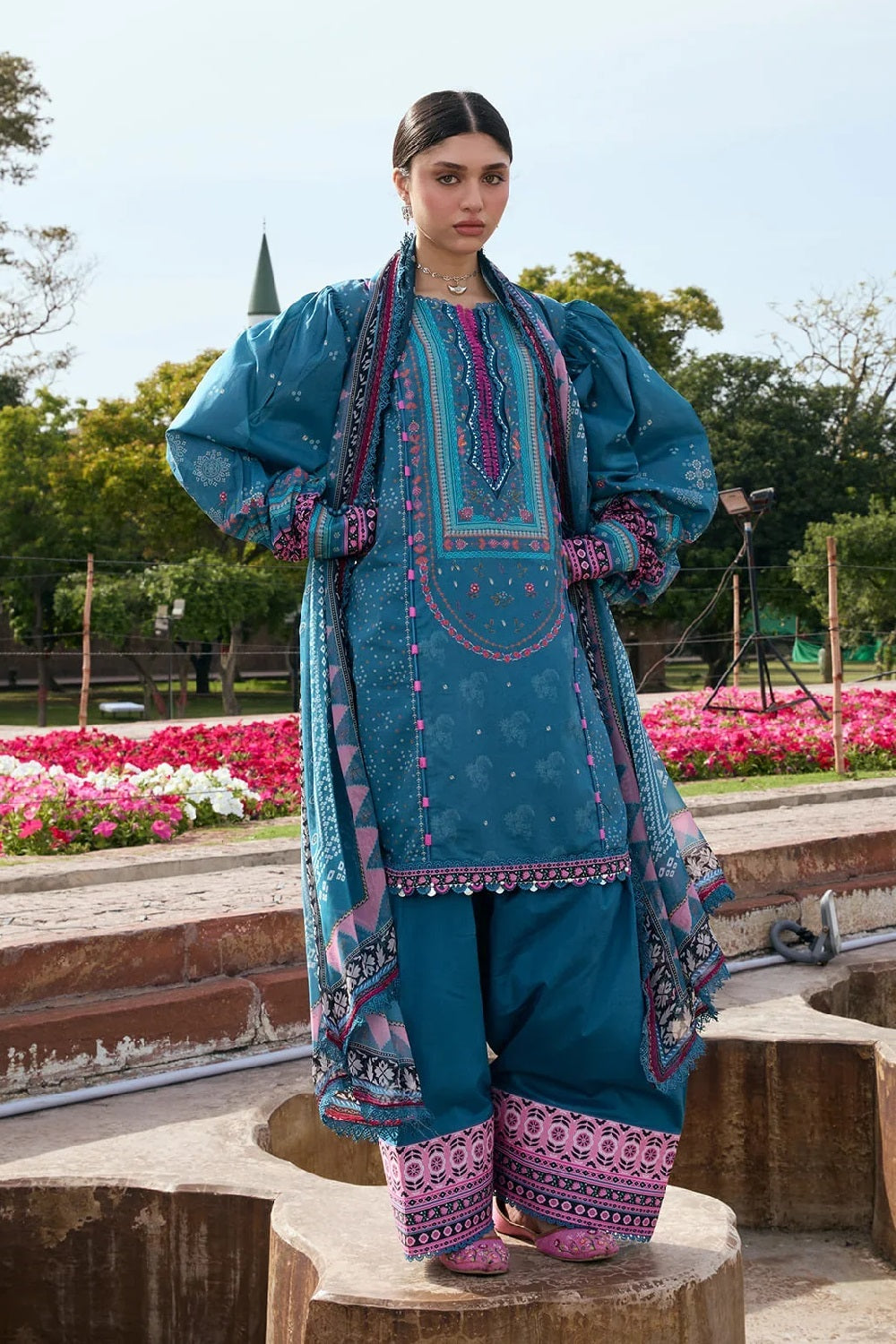 Kahf Aangan Print Lawn KPS-4A – Kahf 3-piece unstitched suit