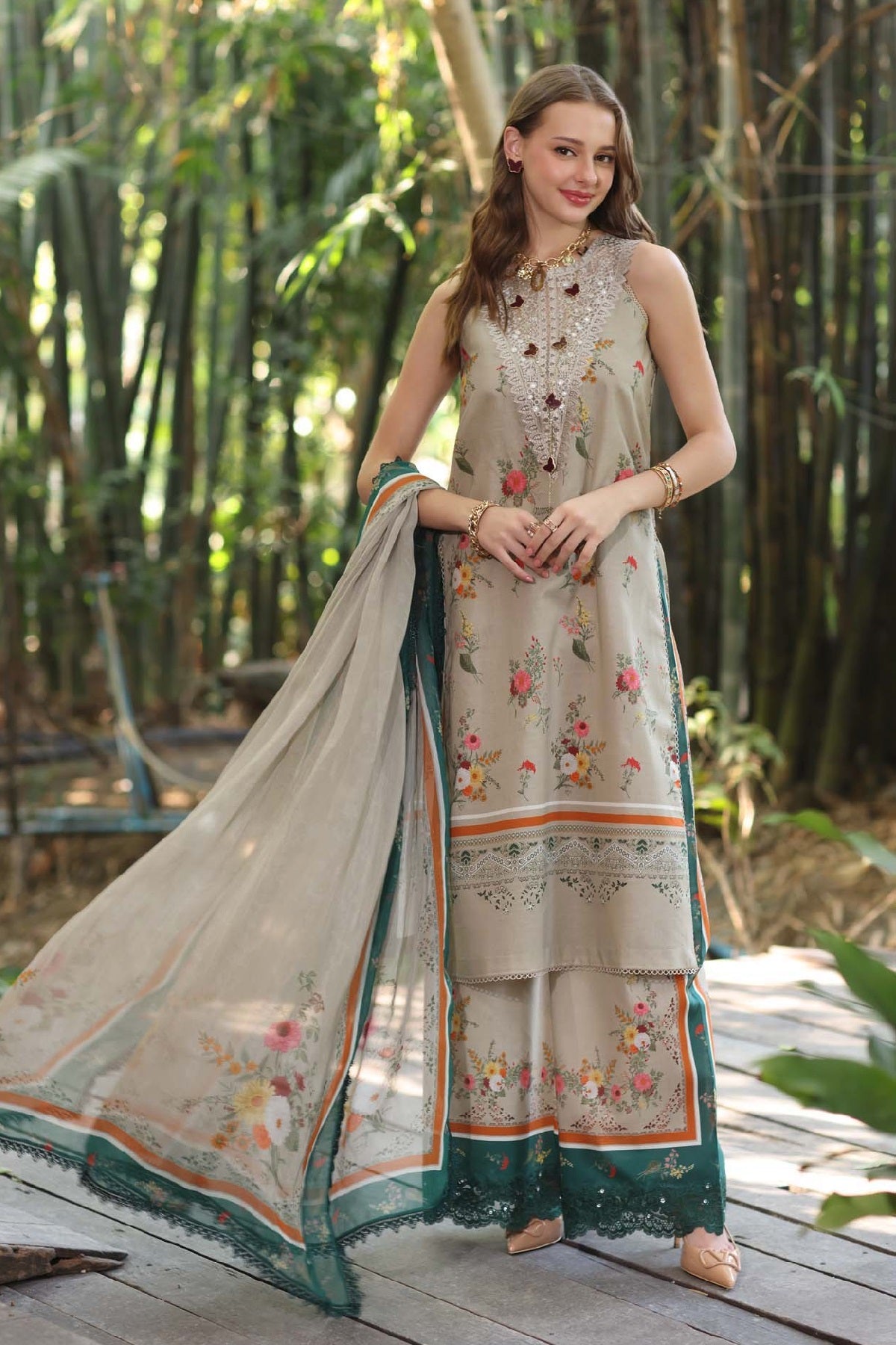 Noor Luxe Printkari Lawn D-04A by Saadia Asad – Saadia Asad 3-piece unstitched suit