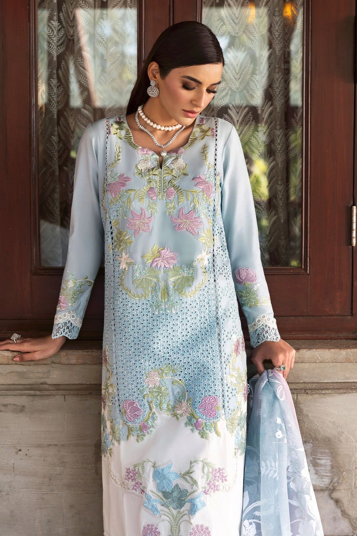 Saira Shakira Bloom Lawn D-04B (Lotus Reverie), photo 2