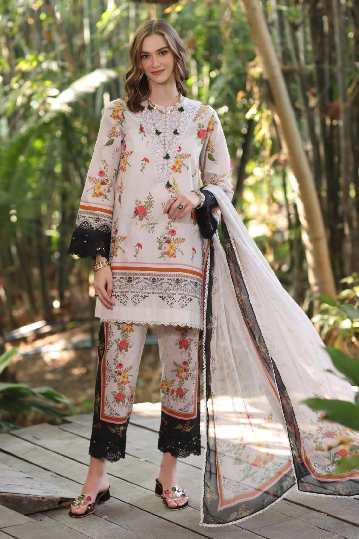 Noor Luxe Printkari Lawn D-04B by Saadia Asad – Saadia Asad 3-piece unstitched suit