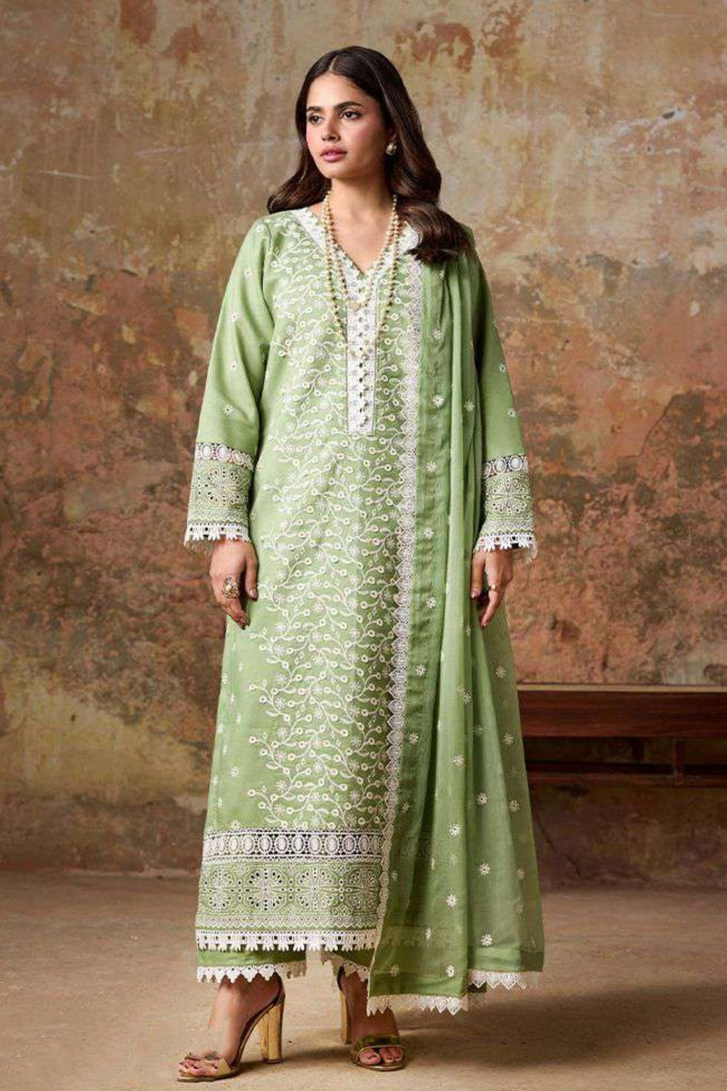 Peridot Chikankari Lawn PR-529 – Peridot 3-piece unstitched suit