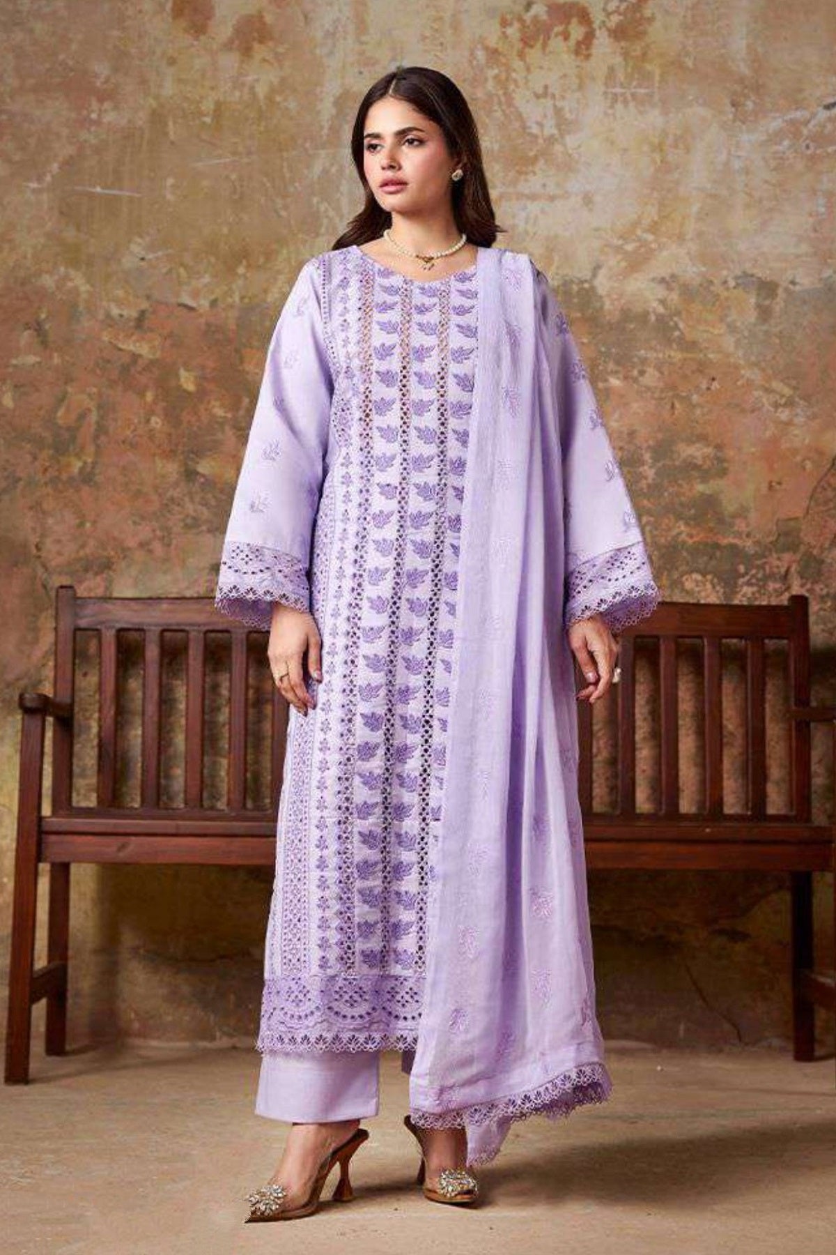 Peridot Chikankari Lawn PR-531 – Peridot 3-piece unstitched suit