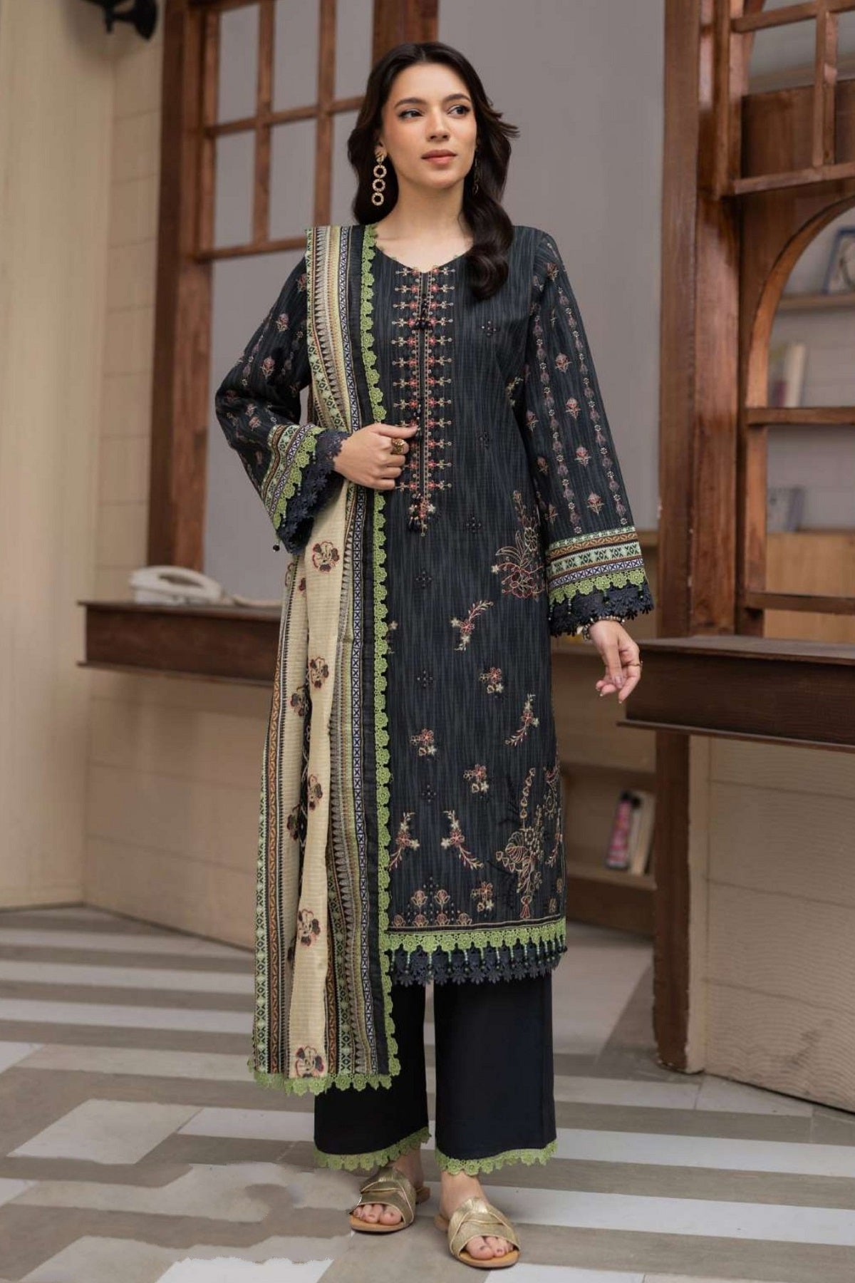 Peridot Aiza Anaya Lawn PR-542 – Peridot 3-piece unstitched suit