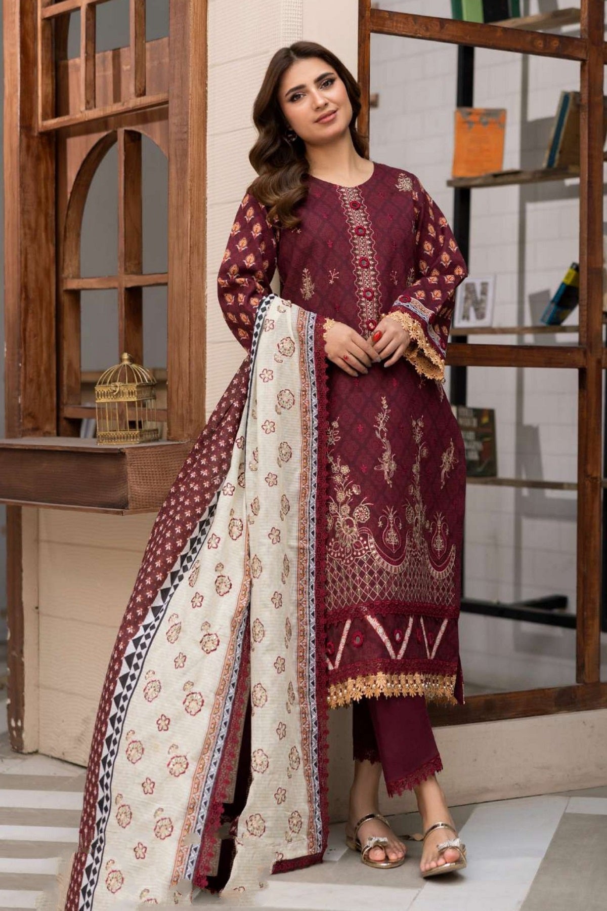 Peridot Aiza Anaya Lawn PR-543 – Peridot 3-piece unstitched suit