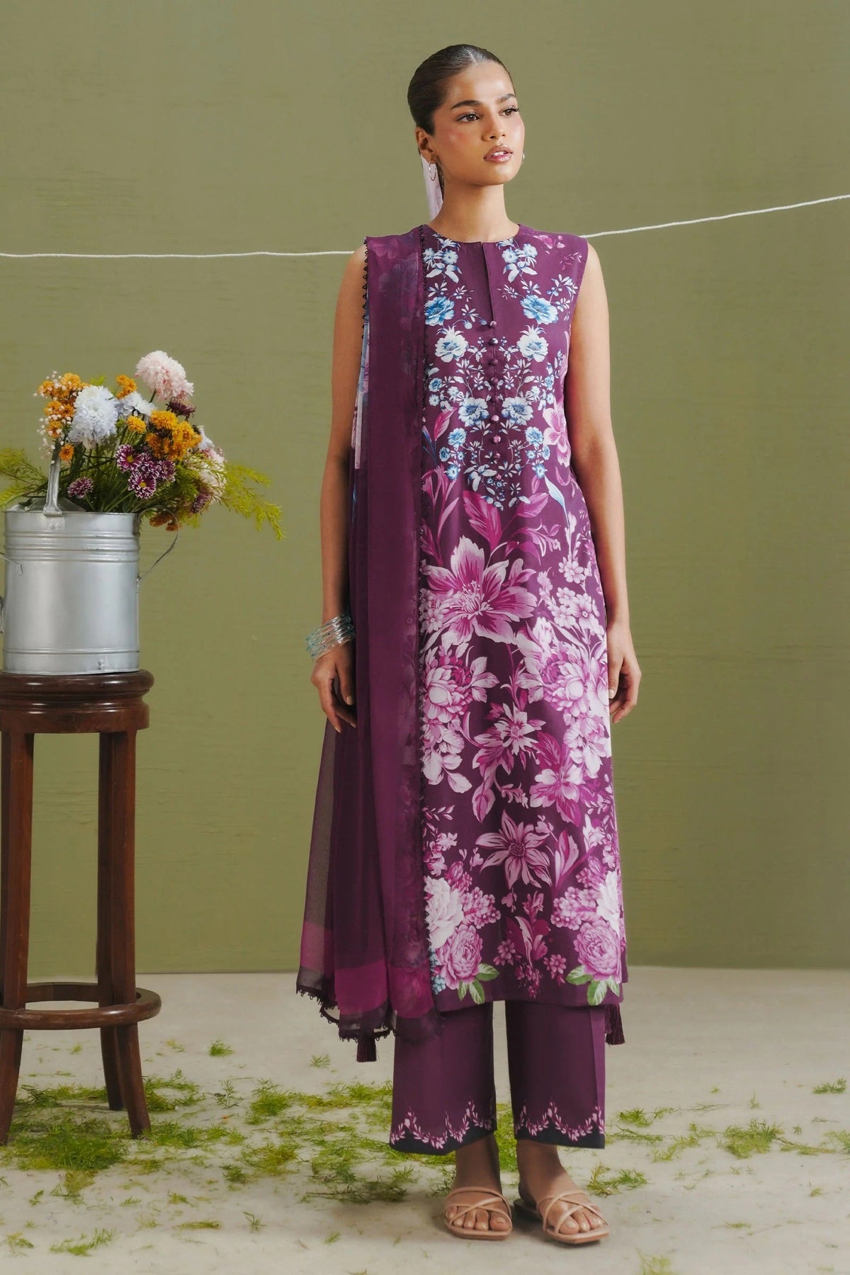 Coco Lawn Prints By Zara Shahjahan D-06B – Zara Shahjahan 3-piece unstitched suit