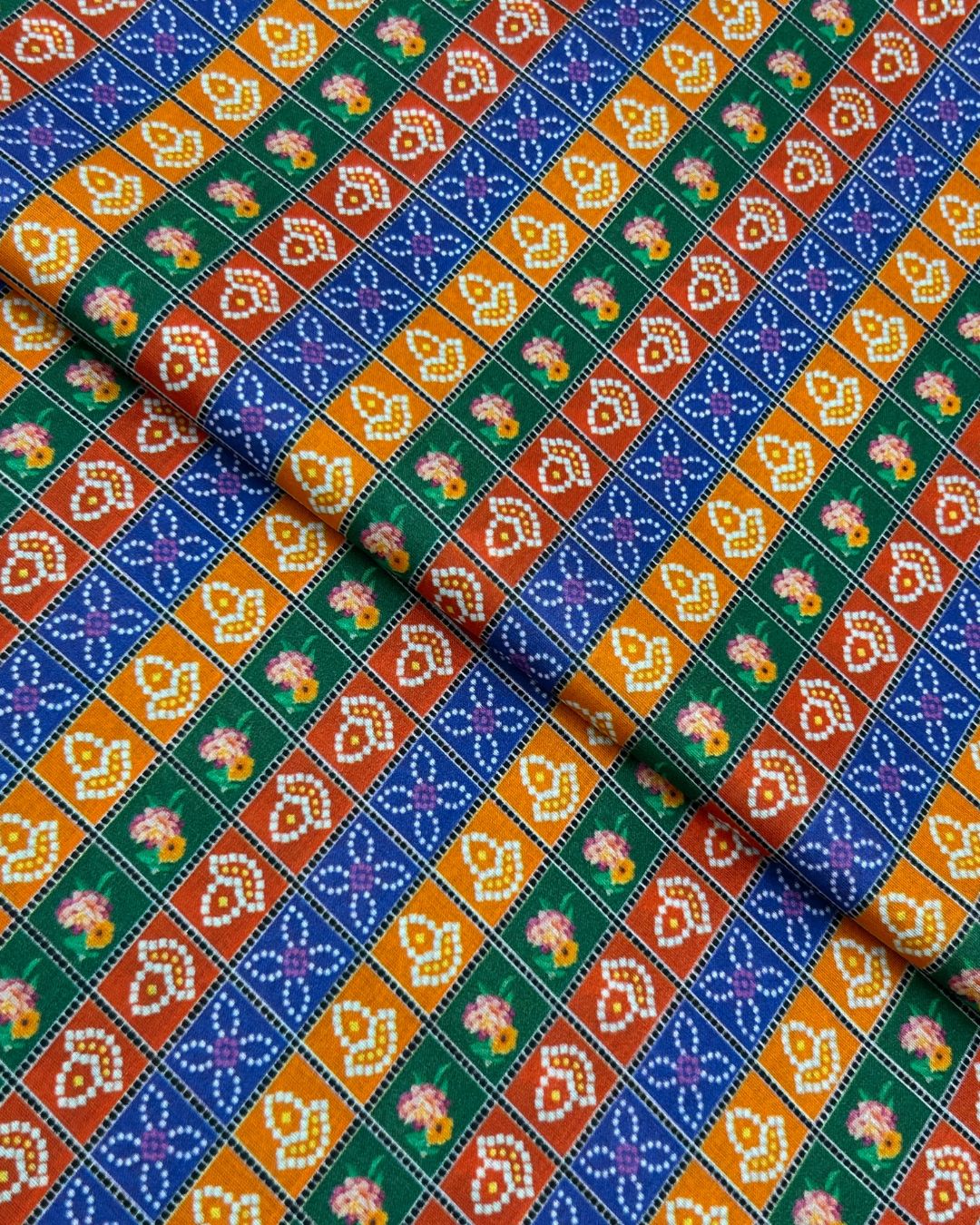 Chunri Digital Print Lawn fabric