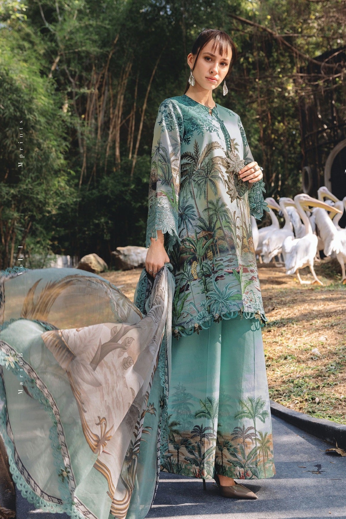 Maria B Mprints Lawn D-07A – Maria B 3-piece unstitched suit
