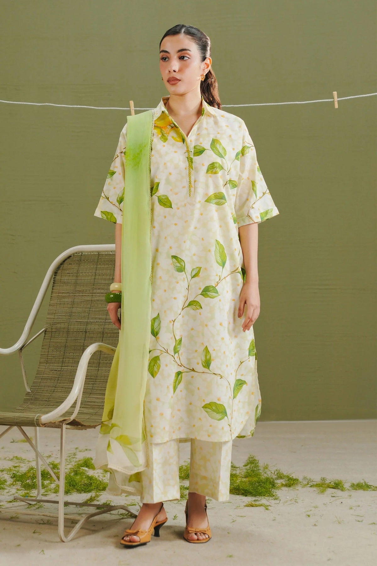 Coco Lawn Prints By Zara Shahjahan D-07A – Zara Shahjahan 3-piece unstitched suit