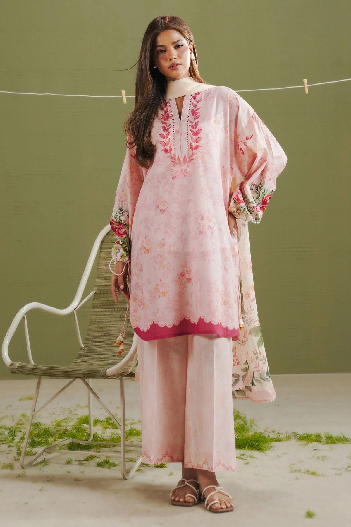 Coco Lawn Prints By Zara Shahjahan D-08B – Zara Shahjahan 3-piece unstitched suit
