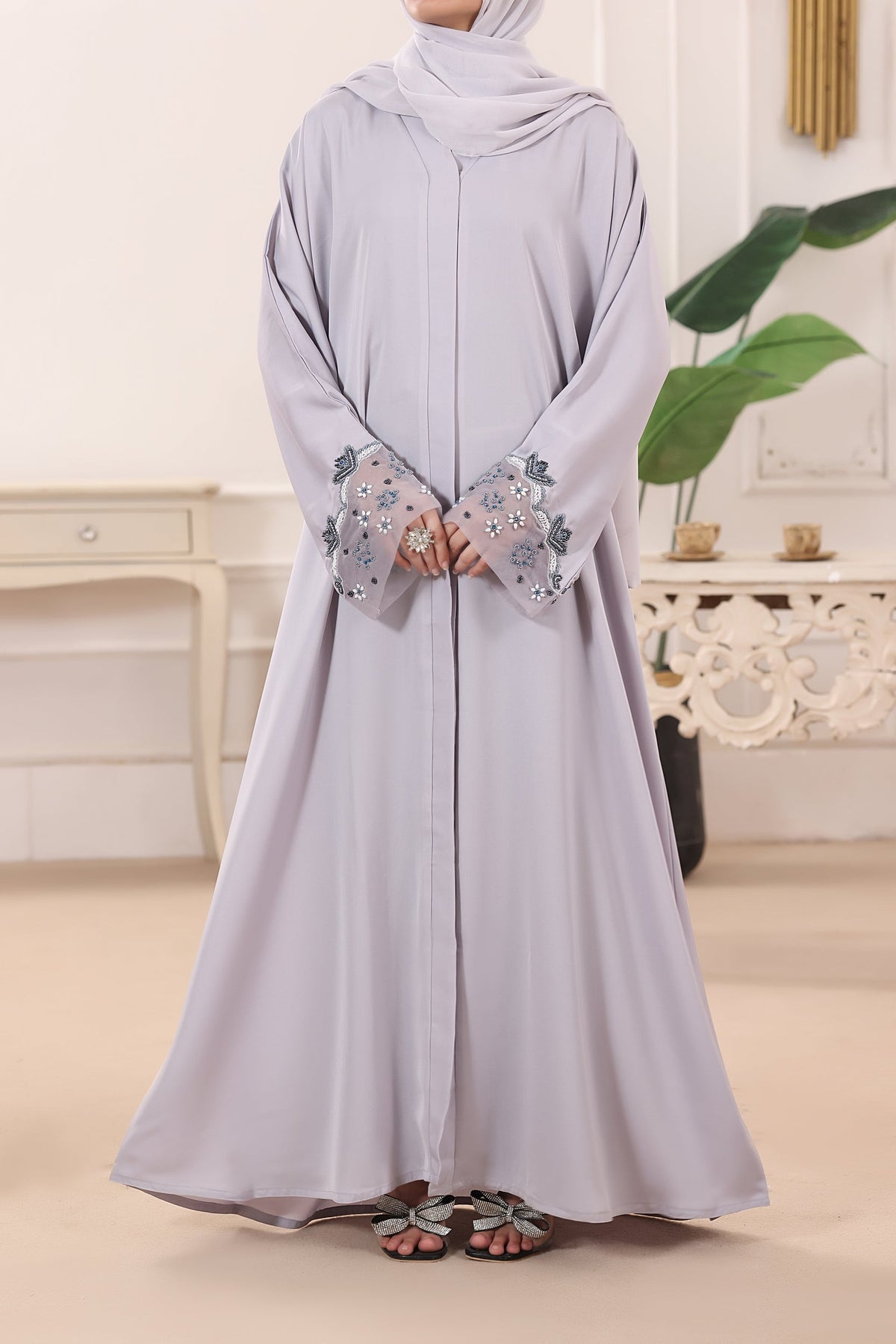 Tahira Lavender Grey Abaya by Al Deebaj, photo 3