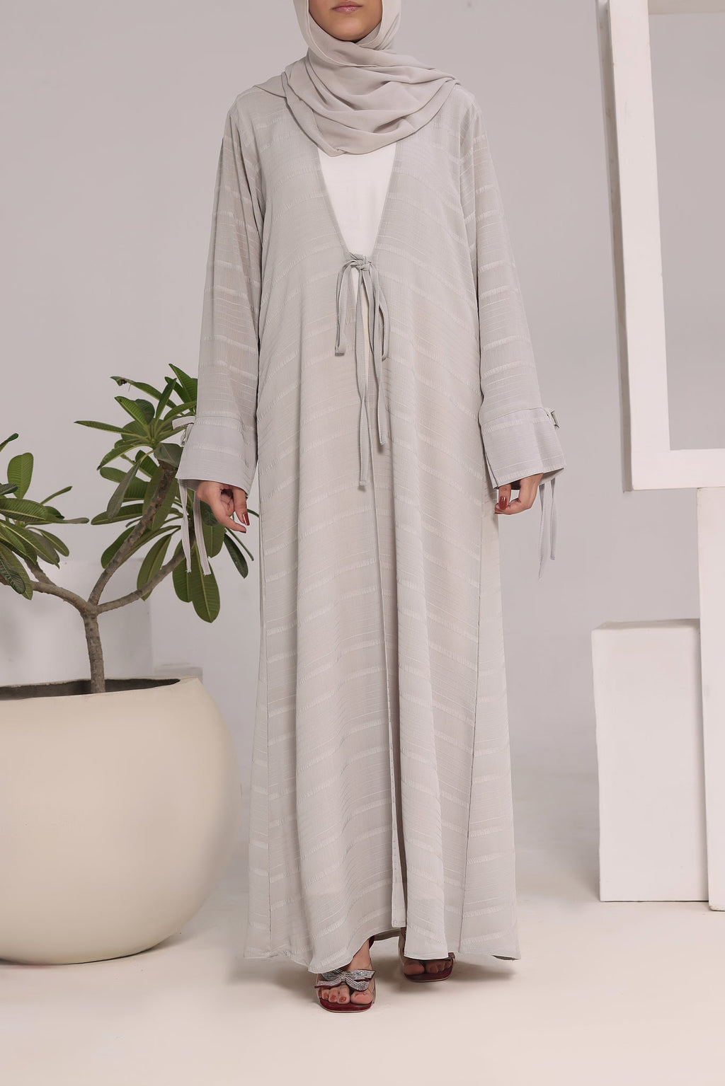 Habiba Grey Abaya by Al Deebaj, photo 5