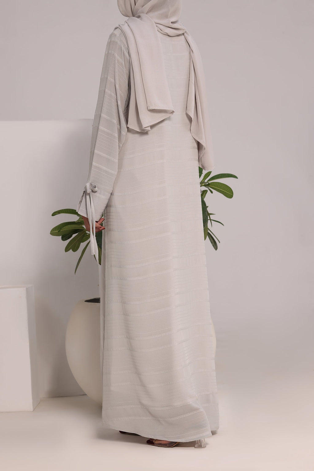 Habiba Grey Abaya by Al Deebaj, photo 7