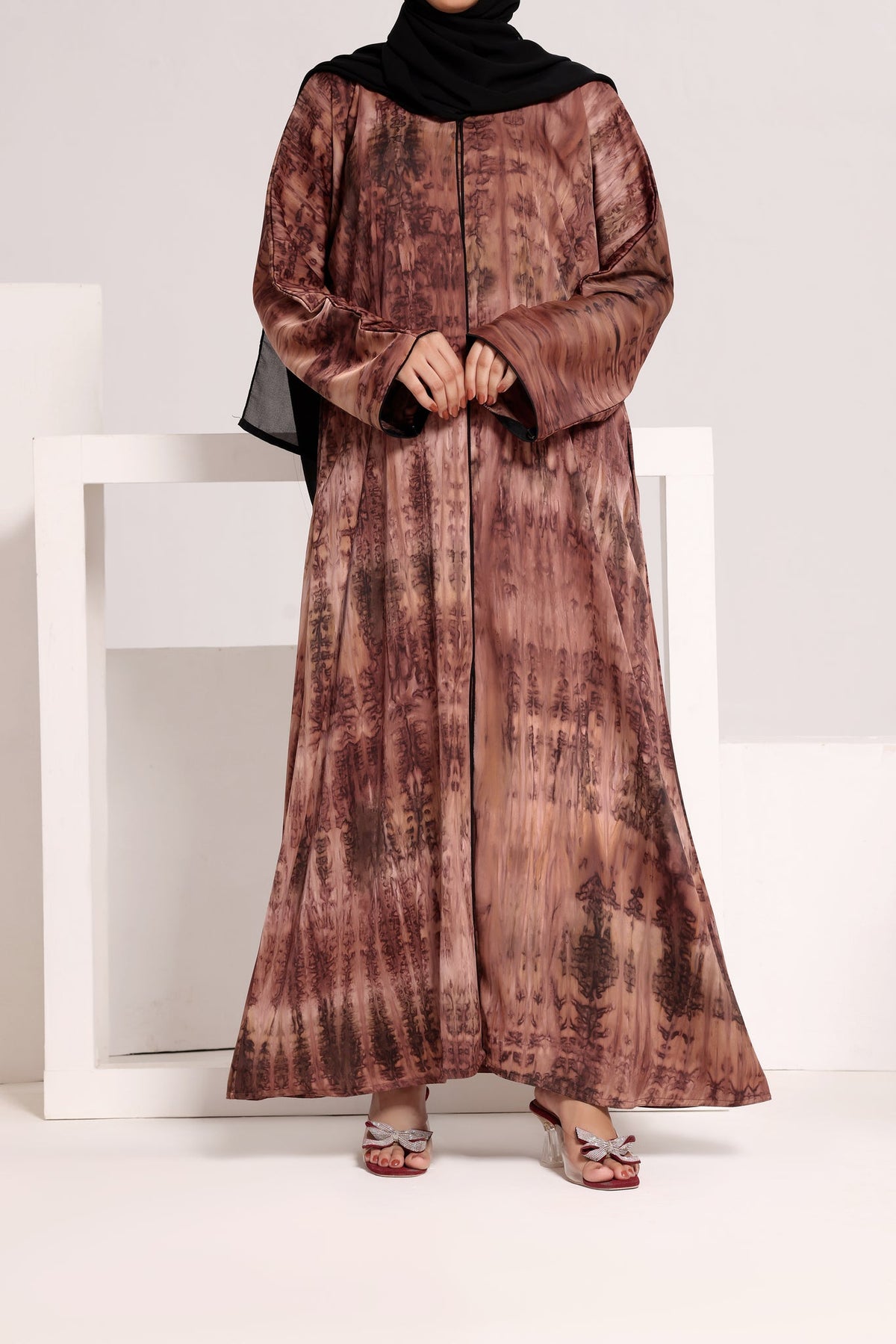Valvet Rose Printed Abaya by Al Deebaj, photo 3