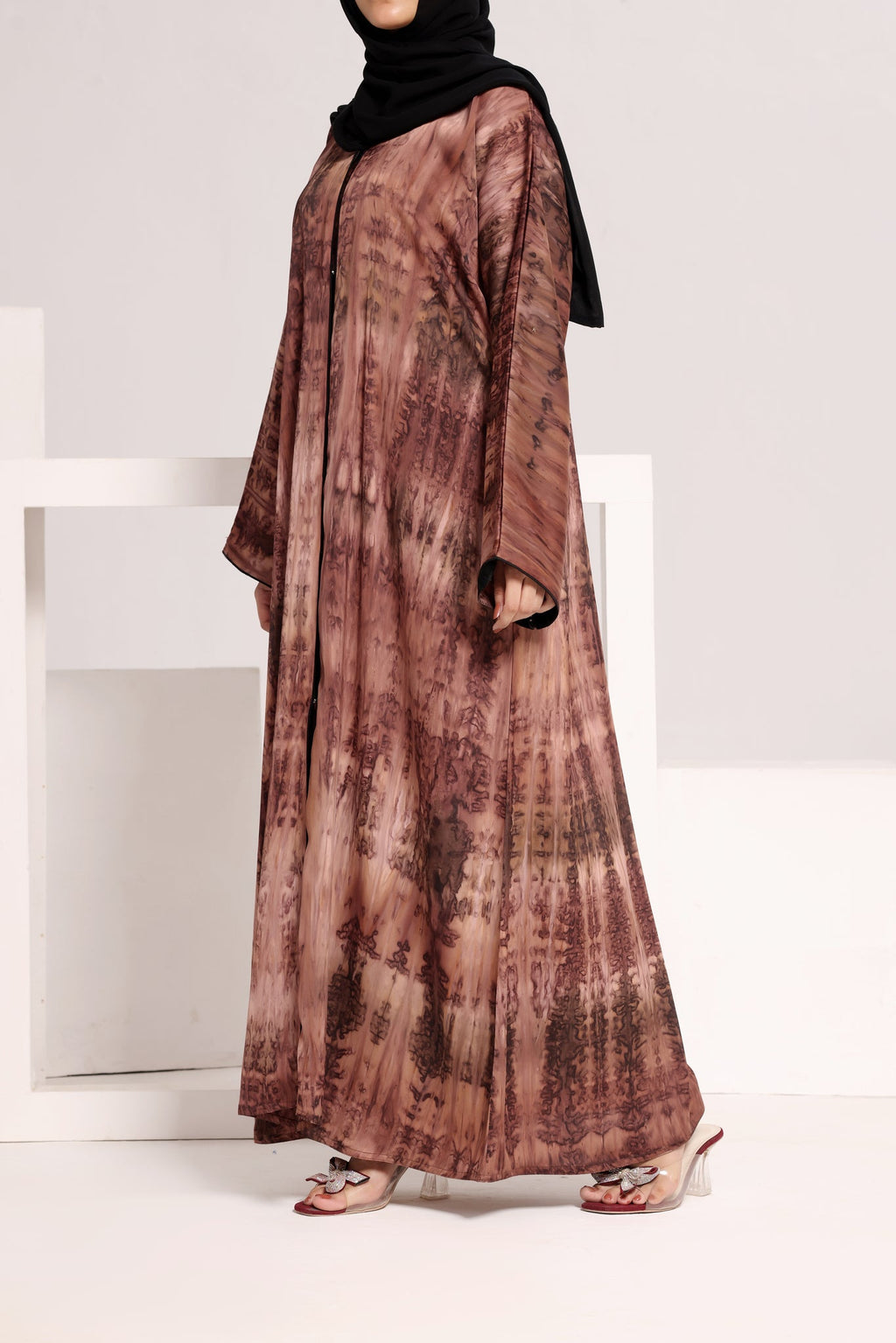 Valvet Rose Printed Abaya by Al Deebaj, photo 4