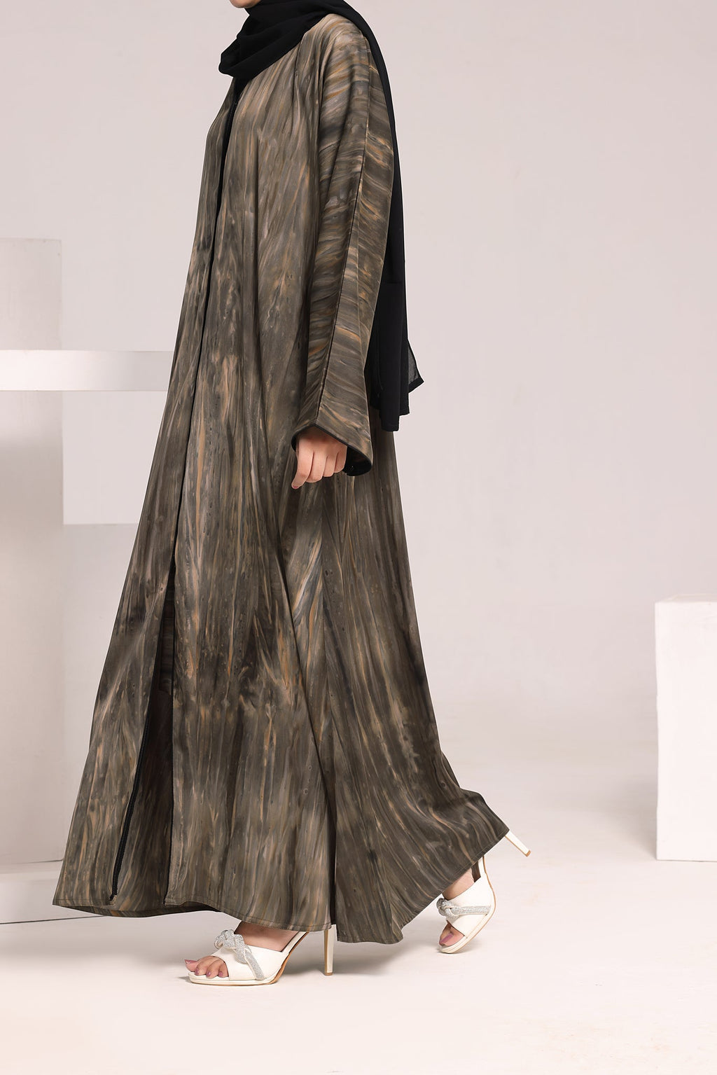 Desert Silk Printed Abaya by Al Deebaj, photo 2