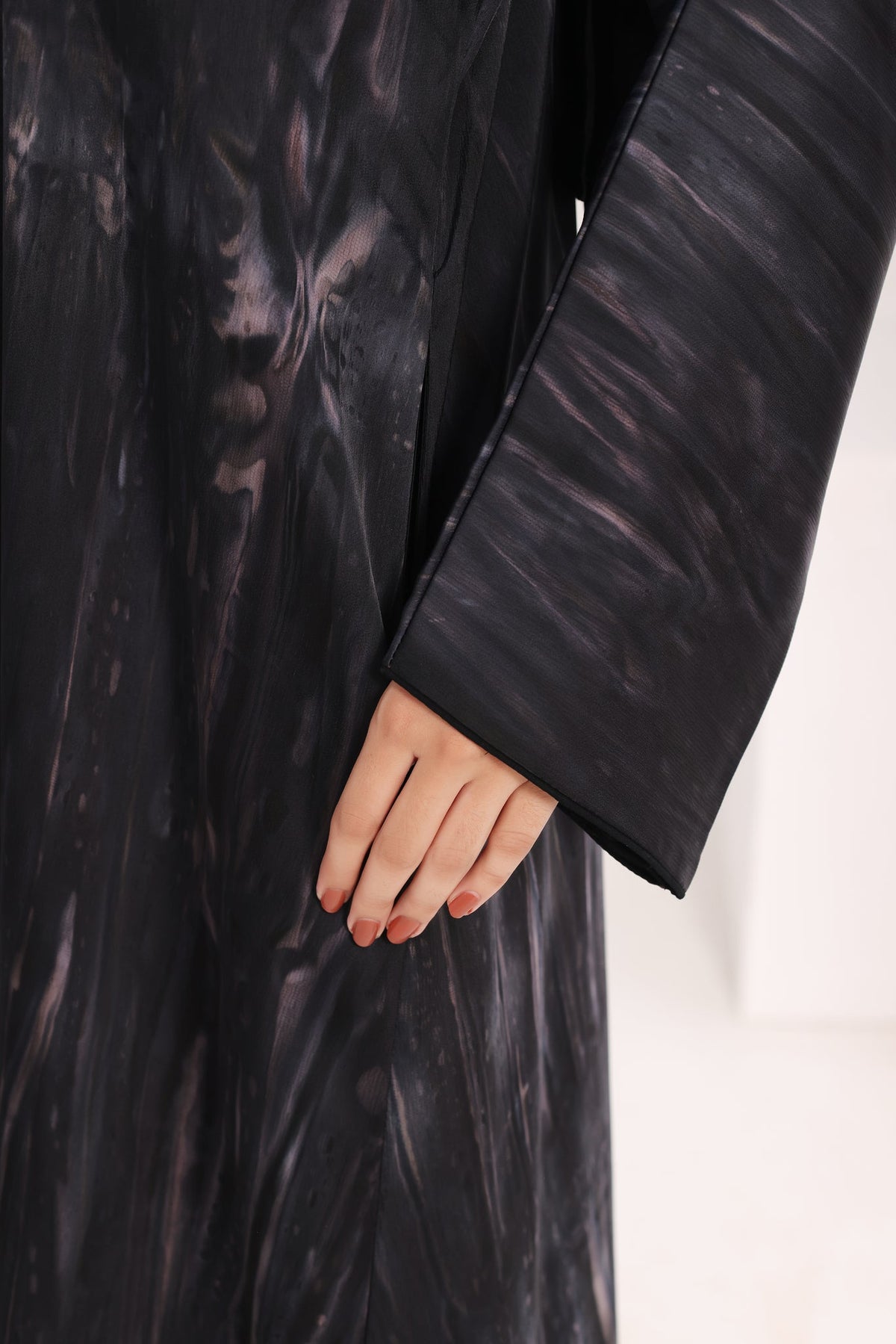 Black Pearl Printed Abaya by Al Deebaj, photo 3