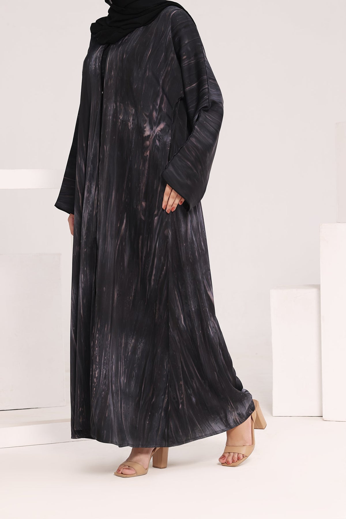 Black Pearl Printed Abaya by Al Deebaj, photo 2
