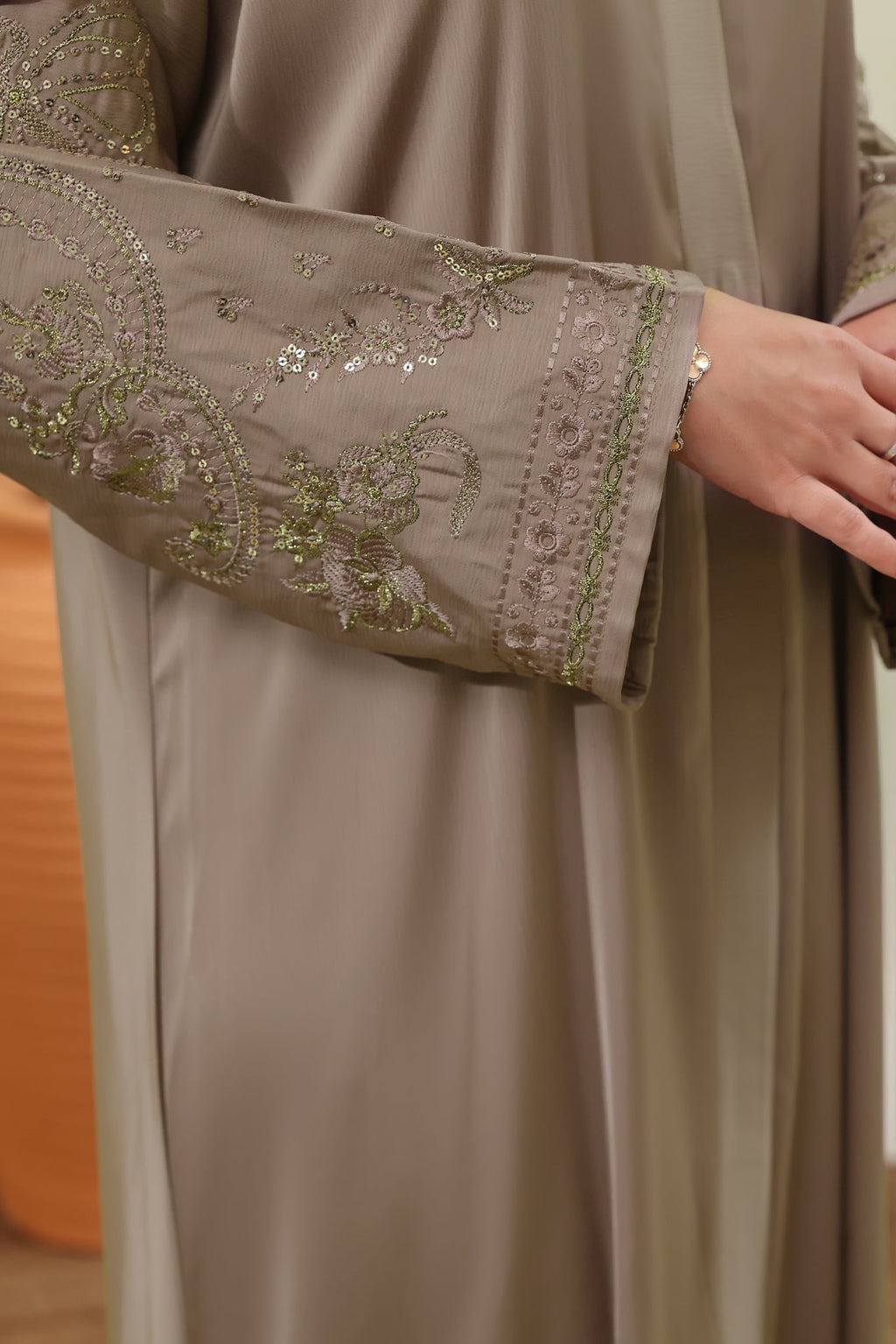 Sahla Beige Abaya by Al Deebaj, photo 2