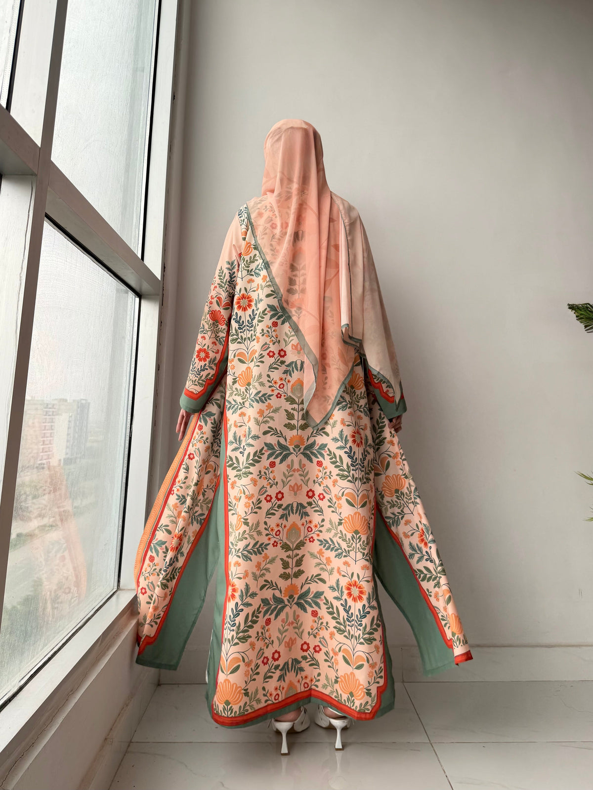 Flora Royal Abaya by Al Deebaj, photo 3
