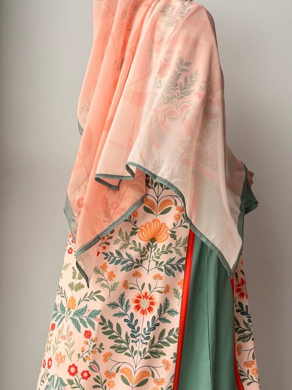 Flora Royal Abaya by Al Deebaj, photo 6