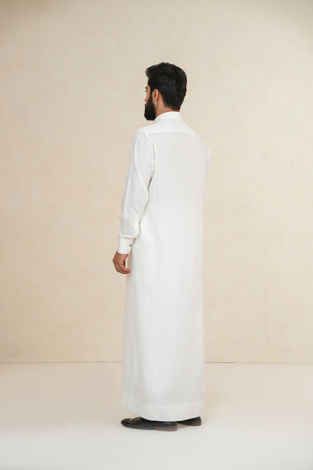 Off-White Saudi Jubbah by Al Deebaj, photo 3