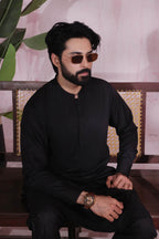 Black Self Kurta Pajama by Al Deebaj, photo 2