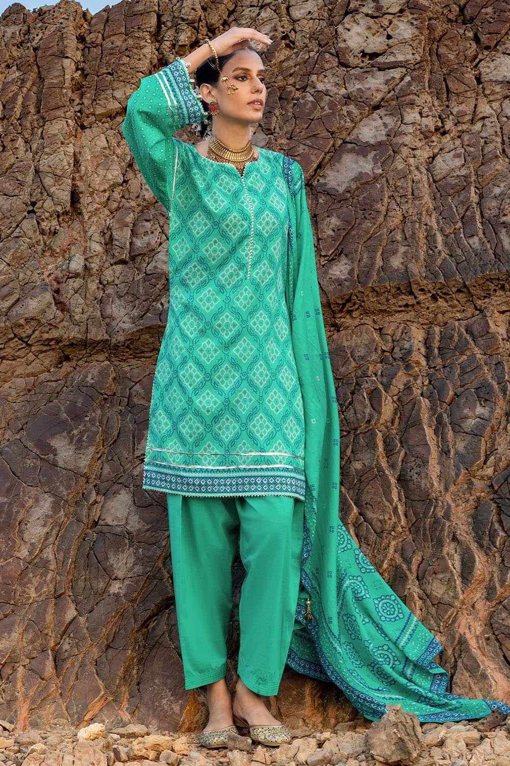 Gul Ahmed Lawn CL-62032A – Gul Ahmed 3-piece unstitched suit