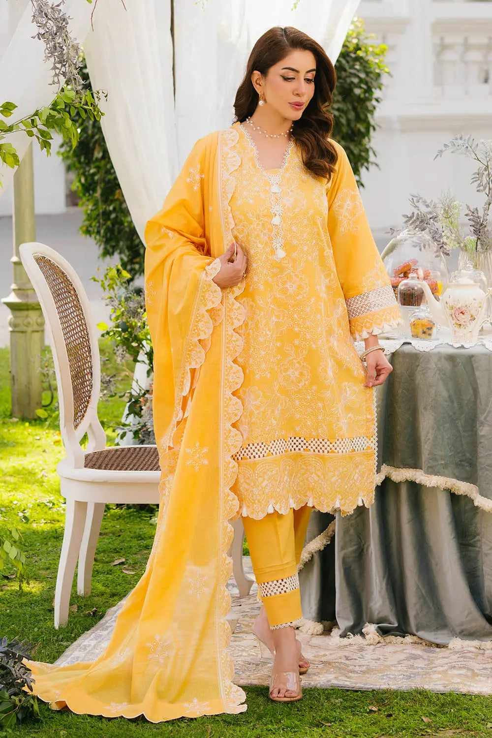 Gul Ahmed Lawn DN-52001 – Gul Ahmed 3-piece unstitched suit