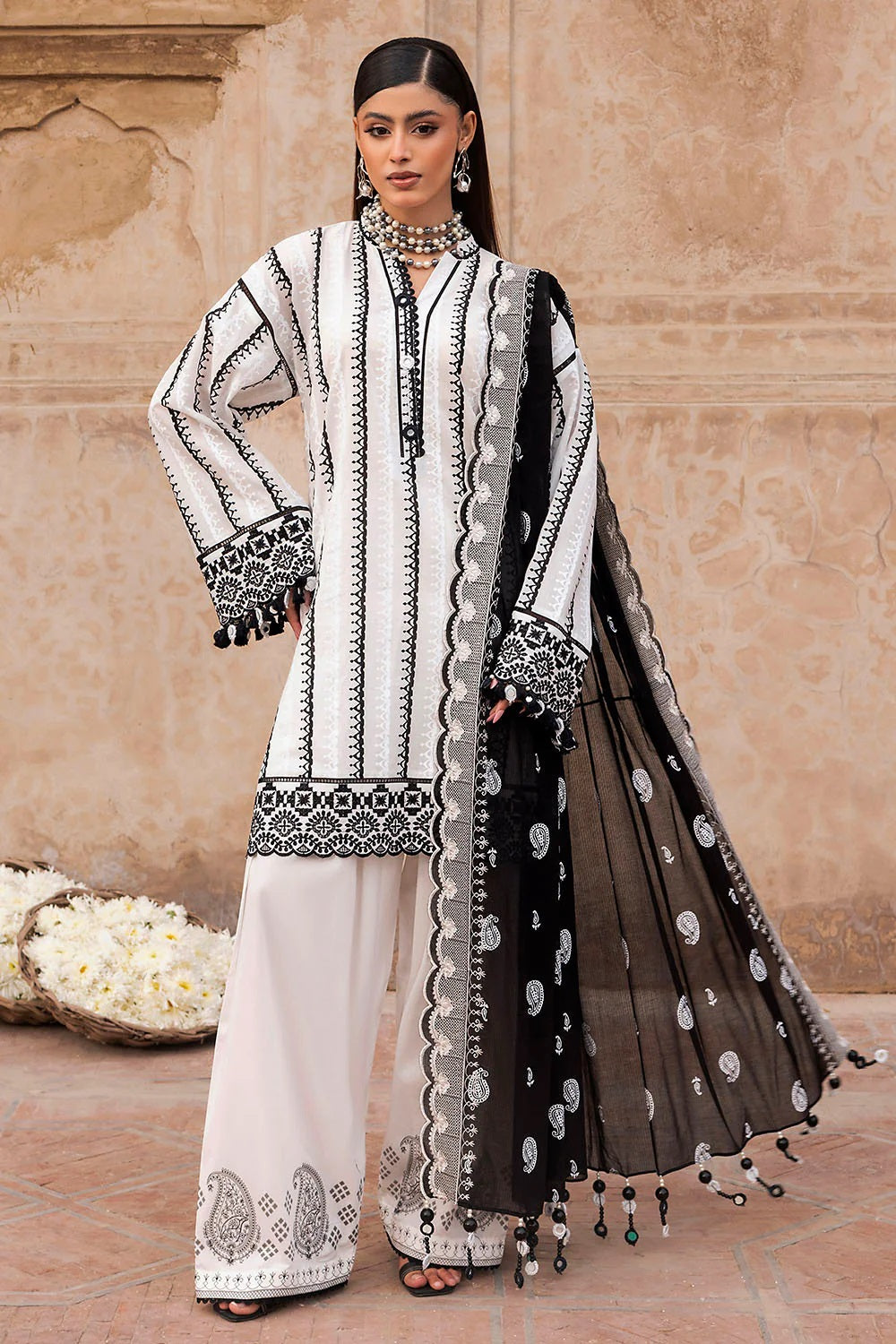 Gul Ahmed Lawn DN-62025 – Gul Ahmed 3-piece unstitched suit