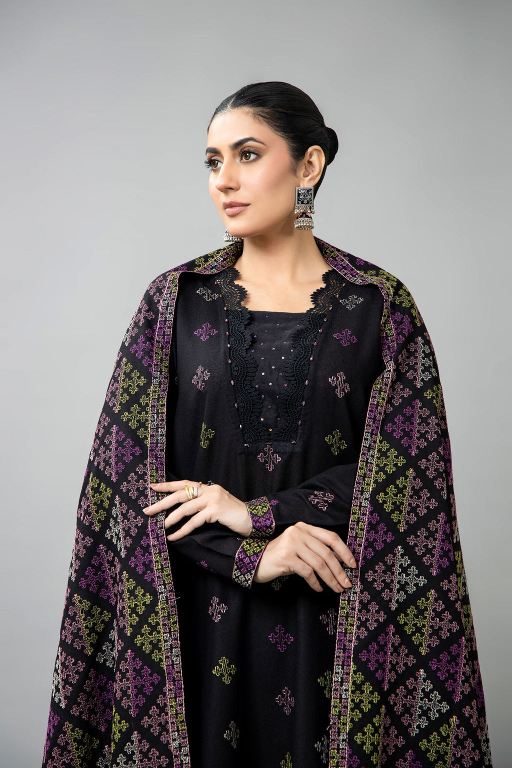 Embroidered Black Karandi Lawn Shawl by The Fabric Store, photo 2