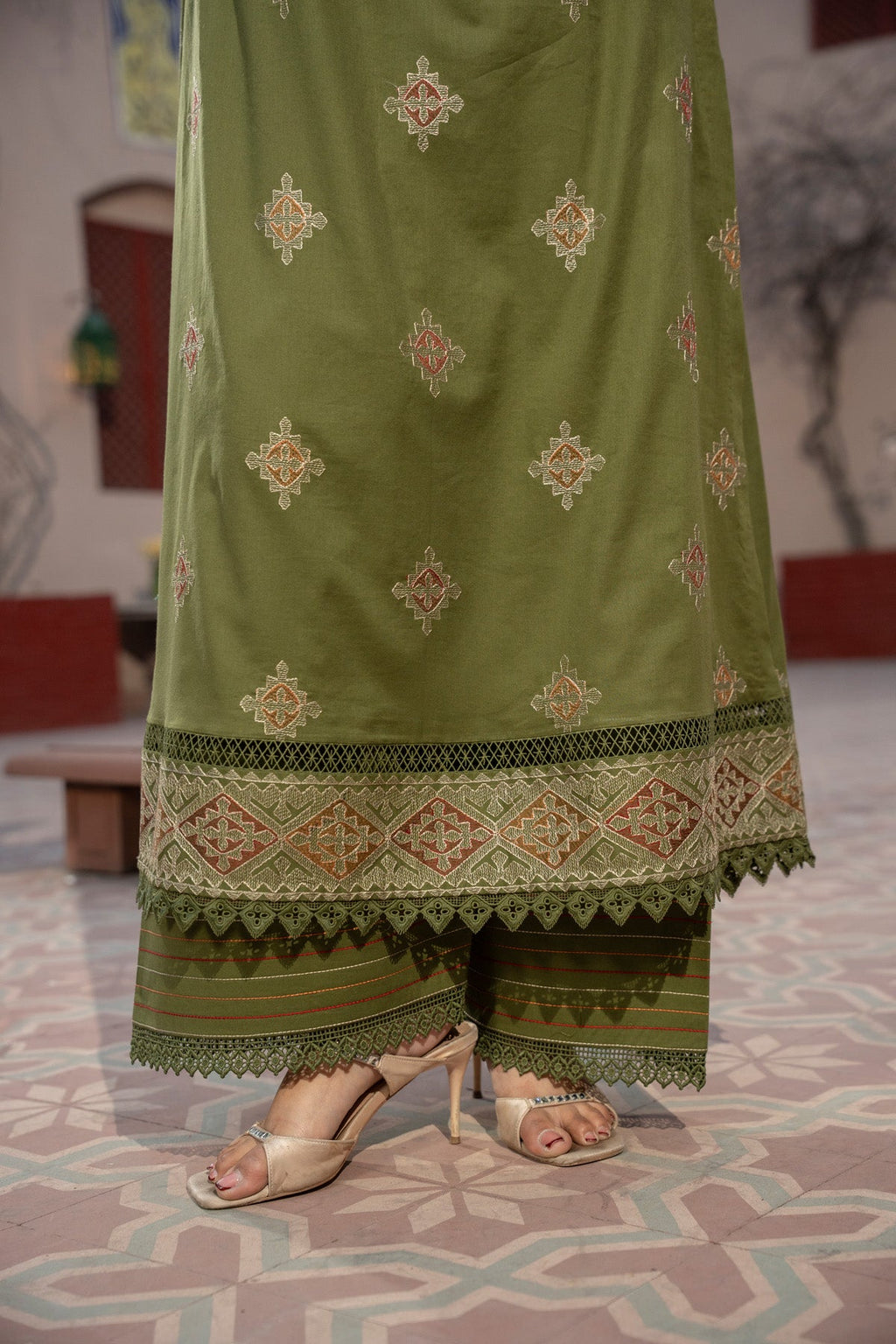 Embroidered Green Lawn 2-Piece Unstitched Suit by The Fabric Store, photo 6