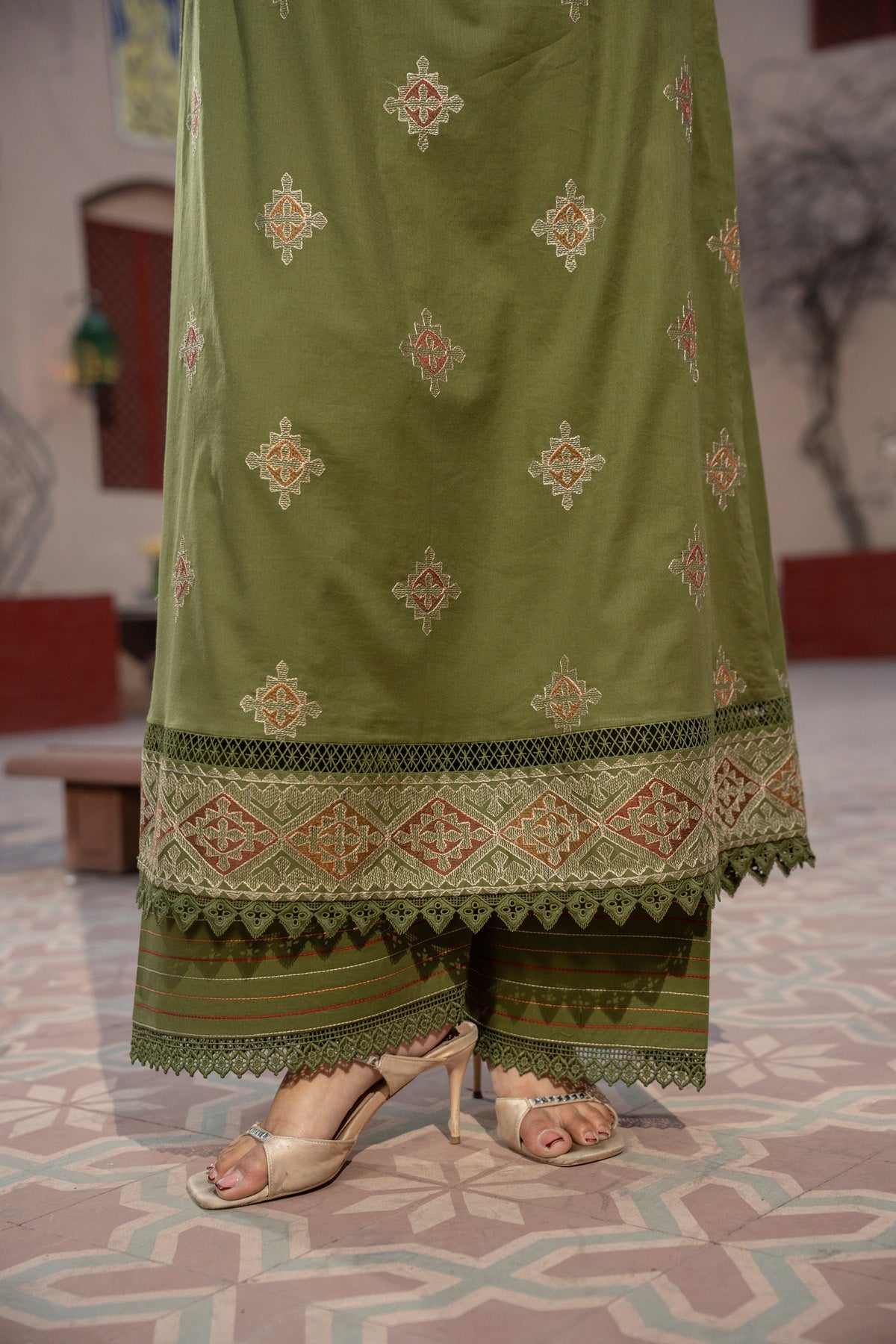 Embroidered Green Lawn 2-Piece Unstitched Suit by The Fabric Store, photo 6