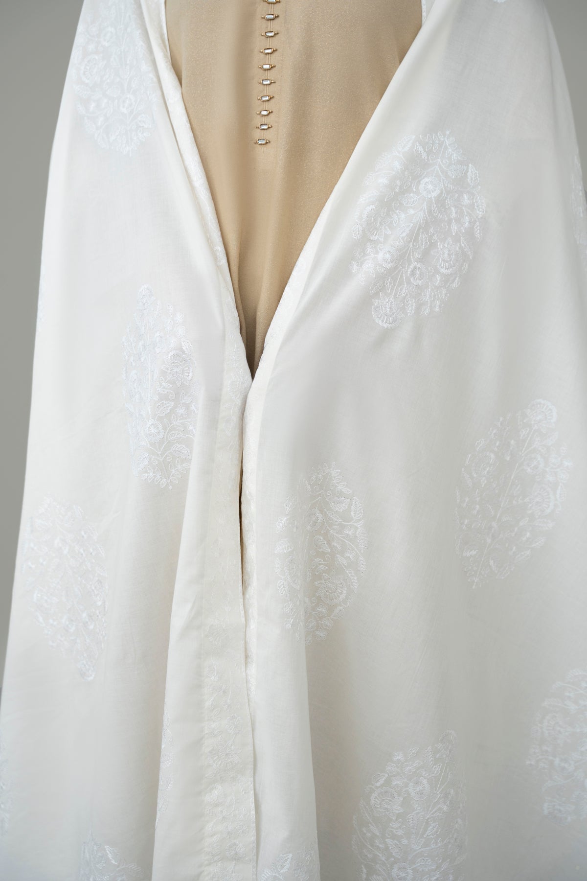 Embroidered White Lawn Unstitched Shirt by The Fabric Store, photo 5