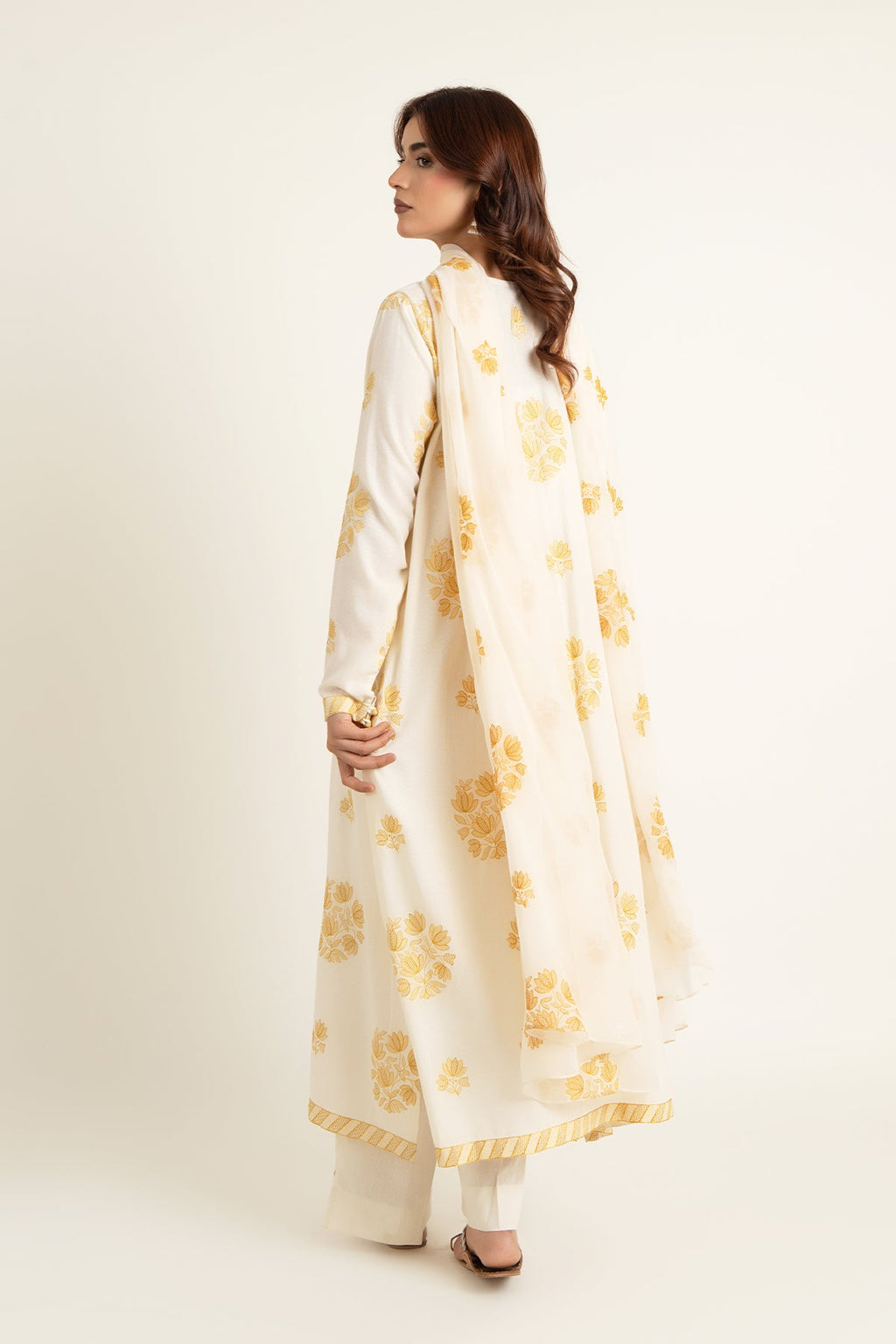 Embroidered O White Karandi Lawn 3-Piece Unstitched Suit by The Fabric Store, photo 2