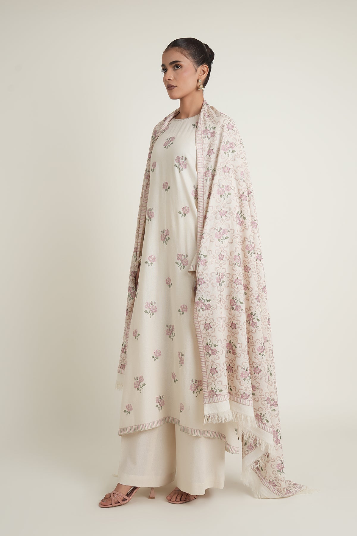 Embroidered Beige Karandi Lawn Shawl by The Fabric Store, photo 2