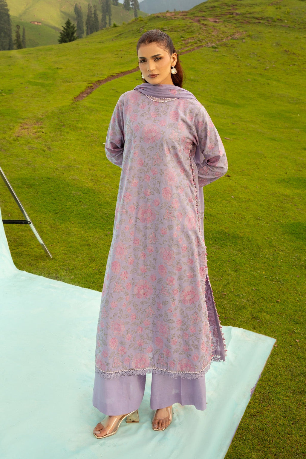 Embroidered Lilac Slub Khaddar 3-Piece Unstitched Suit by The Fabric Store, photo 3