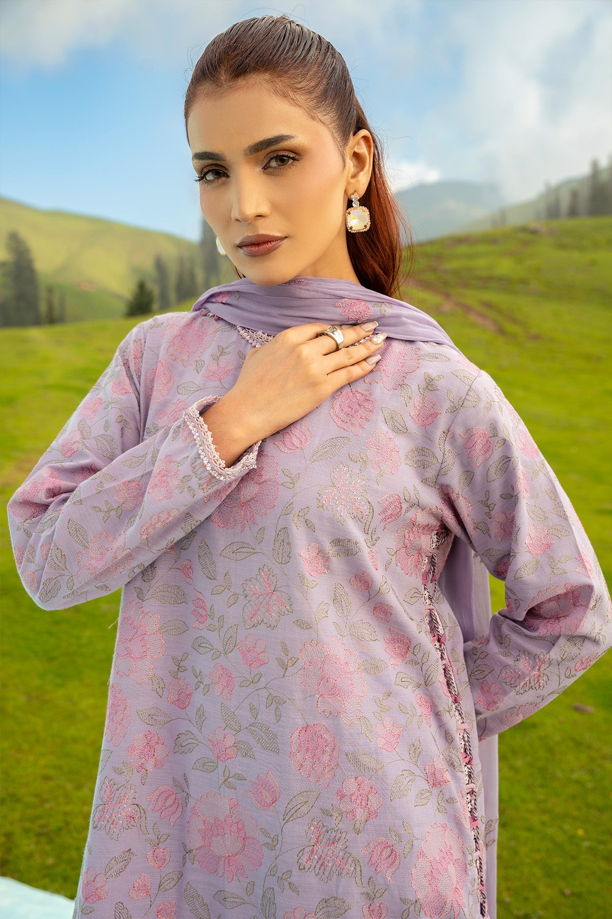 Embroidered Lilac Slub Khaddar 3-Piece Unstitched Suit by The Fabric Store, photo 4
